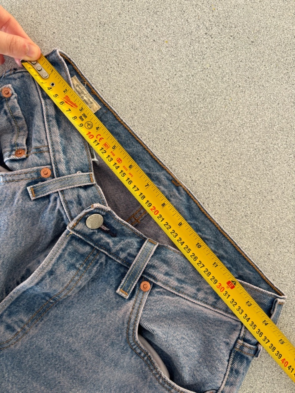 Levi’s 501 ’90s Women’s Jeans W28 L32 Light Wash Straight Leg High Rise Casual - Picture 11 of 14